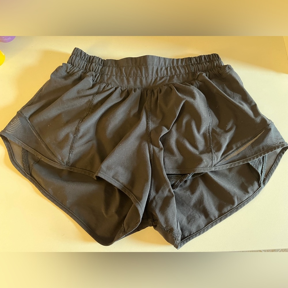 lululemon hotty hot lined short 2.5 inseam
